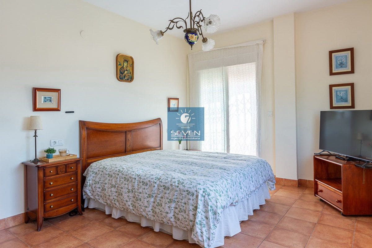 4 bedroom Villa for sale in Almunecar with garage - € 599,000 (Ref: 9157853)