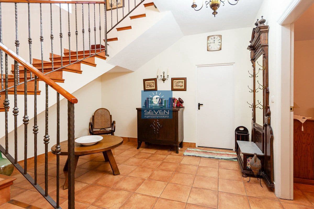 4 bedroom Villa for sale in Almunecar with garage - € 599,000 (Ref: 9157853)