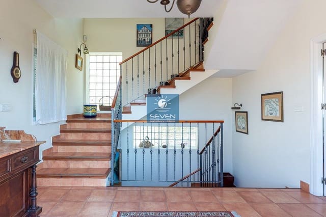 4 bedroom Villa for sale in Almuñécar with garage - € 599,000 (Ref: 9157853)