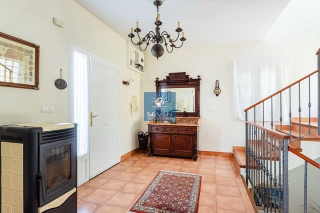 4 bedroom Villa for sale in Almuñécar with garage - € 599,000 (Ref: 9157853)