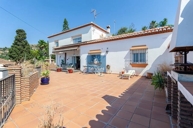 4 bedroom Villa for sale in Almuñécar with garage - € 599,000 (Ref: 9157853)