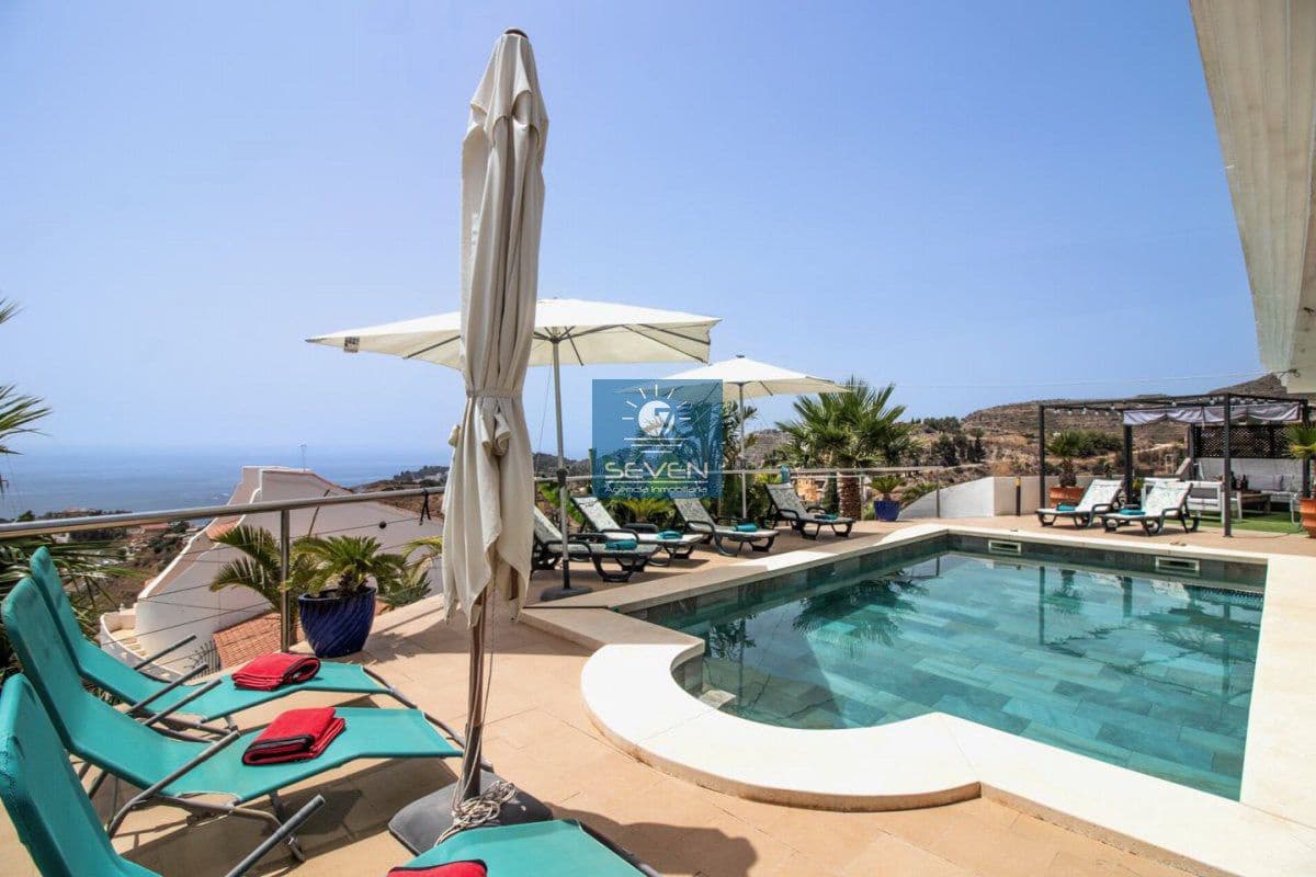 5 bedroom Villa for sale in Almunecar with garage - € 945,000 (Ref: 9176645)