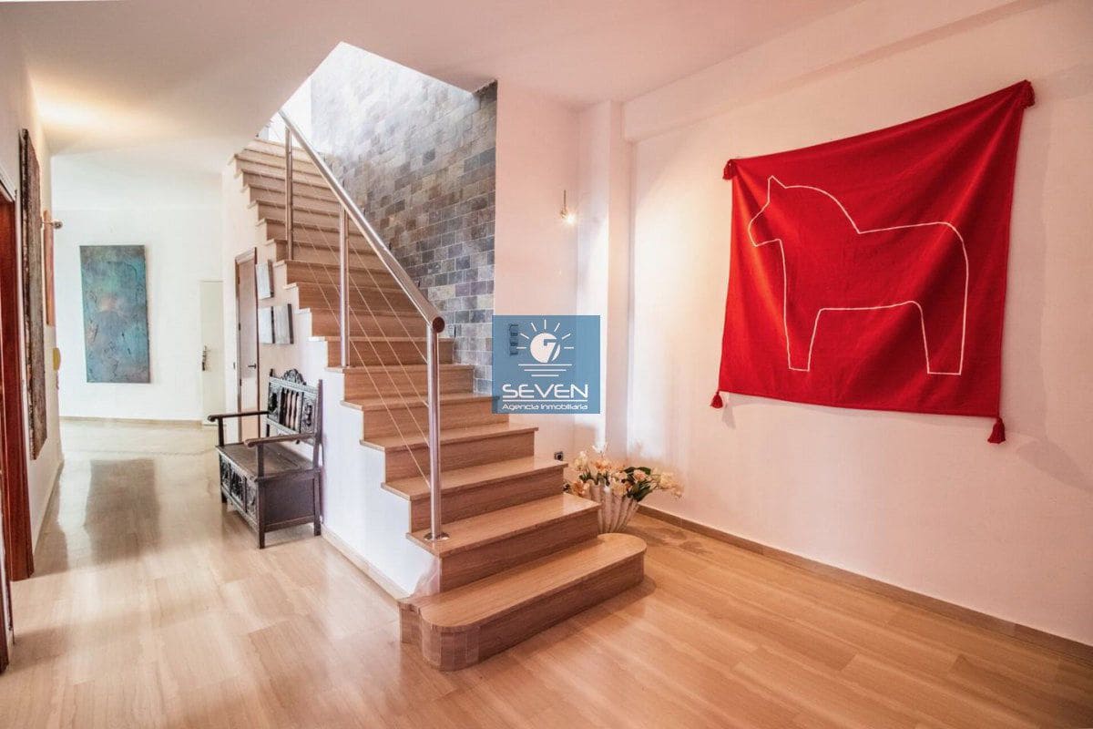 5 bedroom Villa for sale in Almunecar with garage - € 945,000 (Ref: 9176645)