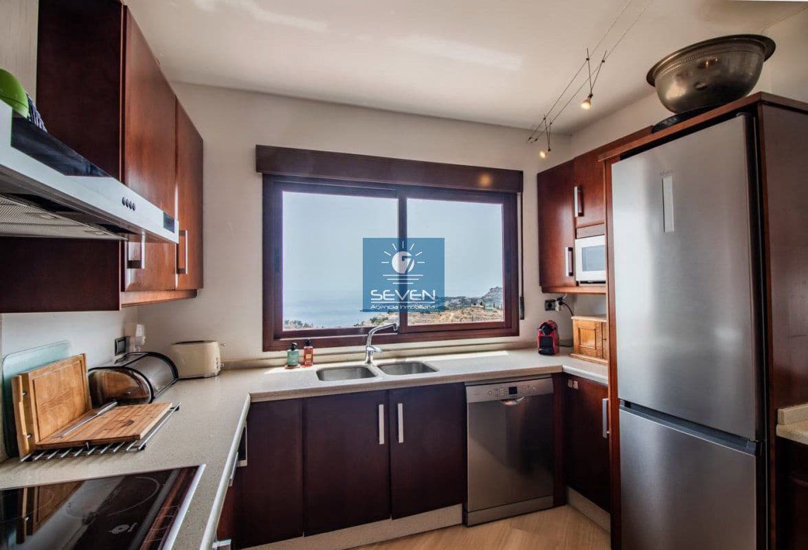 5 bedroom Villa for sale in Almunecar with garage - € 945,000 (Ref: 9176645)