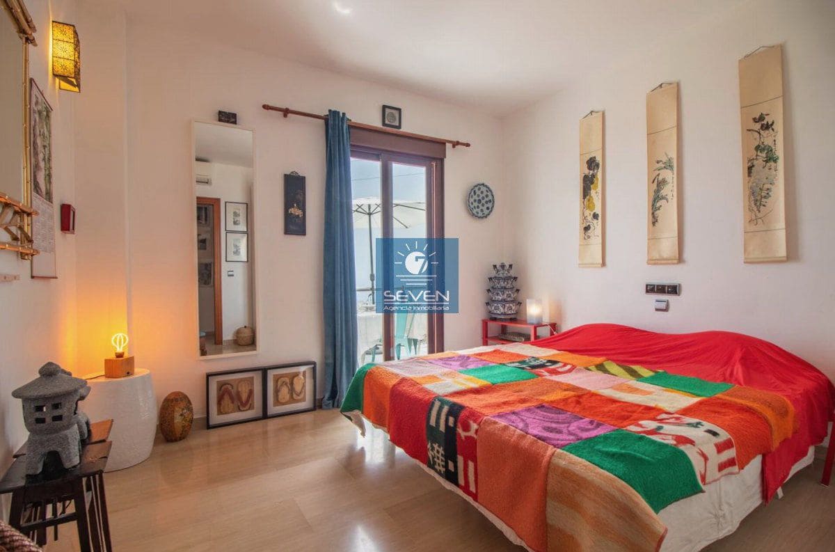 5 bedroom Villa for sale in Almunecar with garage - € 945,000 (Ref: 9176645)