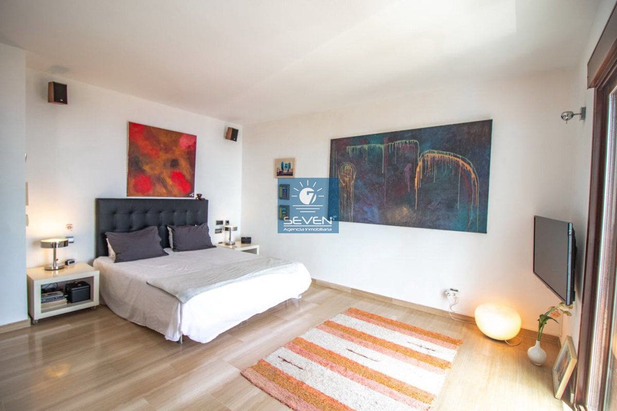 5 bedroom Villa for sale in Almunecar with garage - € 945,000 (Ref: 9176645)