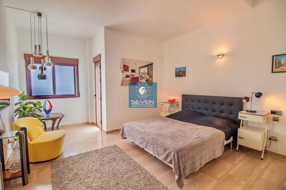 5 bedroom Villa for sale in Almunecar with garage - € 945,000 (Ref: 9176645)