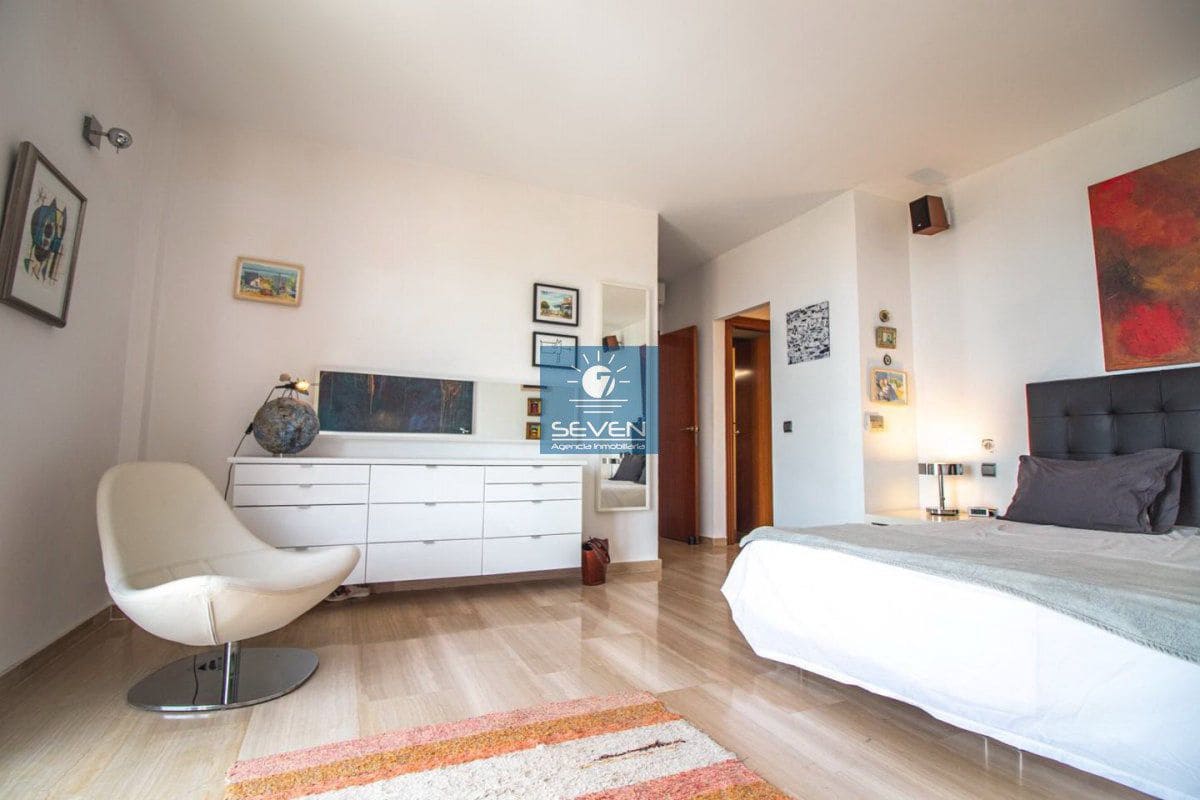 5 bedroom Villa for sale in Almunecar with garage - € 945,000 (Ref: 9176645)