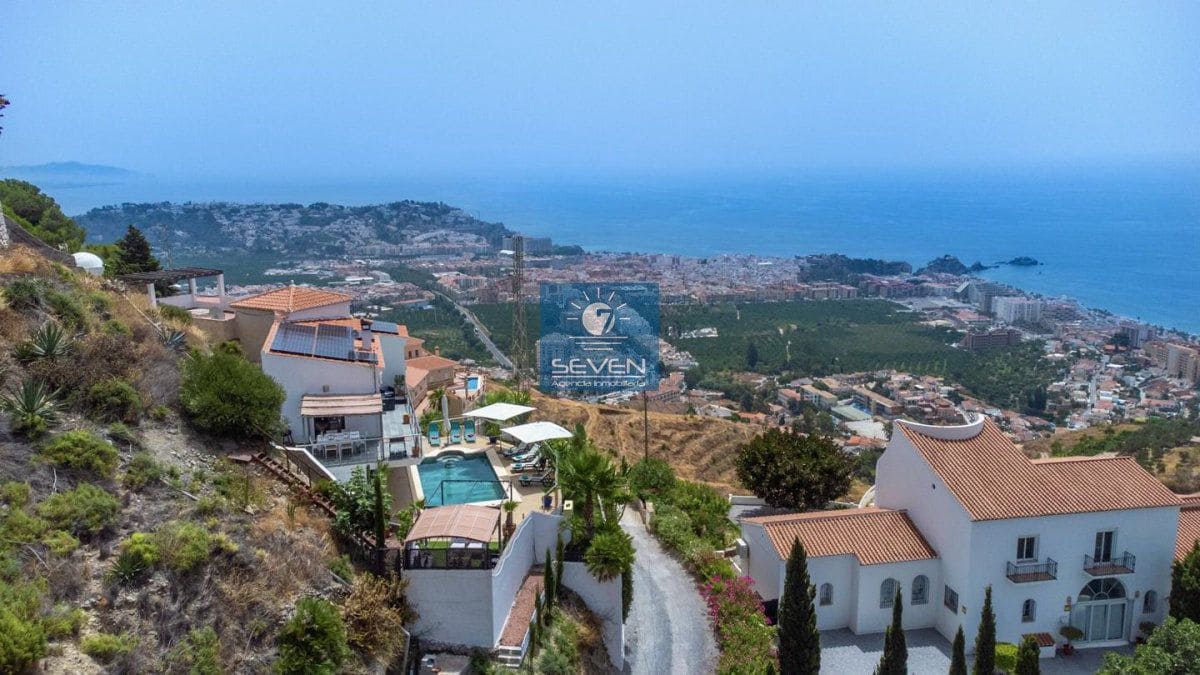 5 bedroom Villa for sale in Almunecar with garage - € 945,000 (Ref: 9176645)