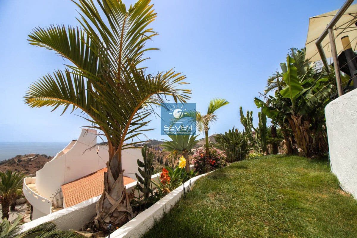 5 bedroom Villa for sale in Almunecar with garage - € 945,000 (Ref: 9176645)