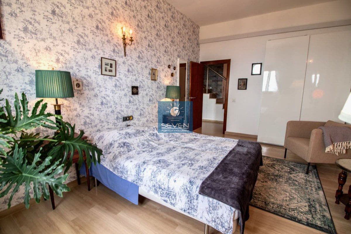 5 bedroom Villa for sale in Almunecar with garage - € 945,000 (Ref: 9176645)