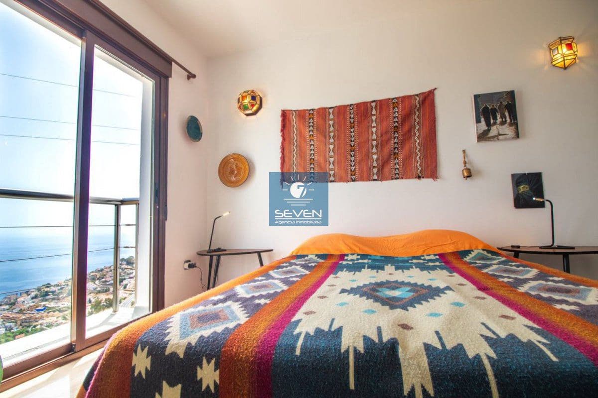 5 bedroom Villa for sale in Almunecar with garage - € 945,000 (Ref: 9176645)