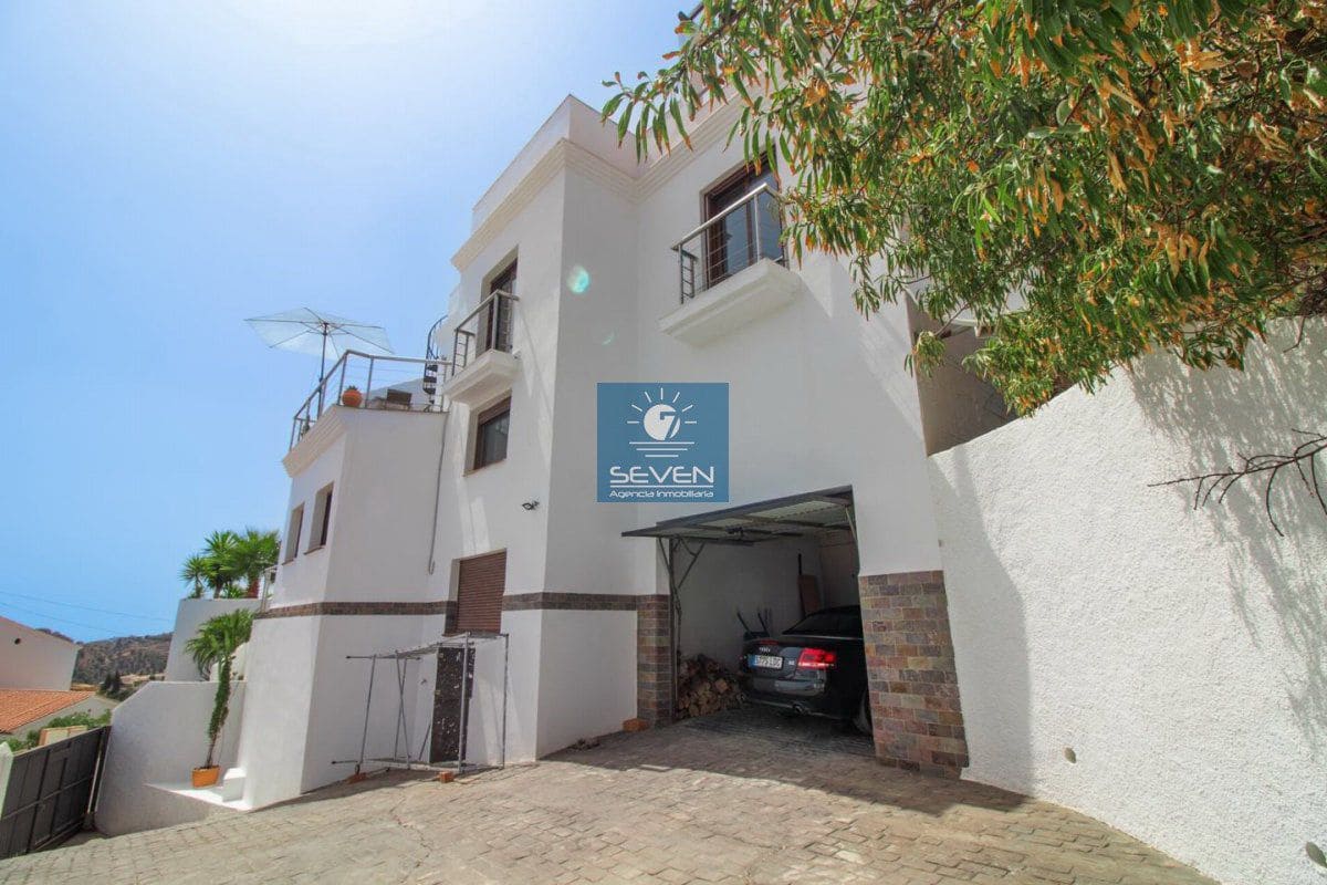 5 bedroom Villa for sale in Almunecar with garage - € 945,000 (Ref: 9176645)