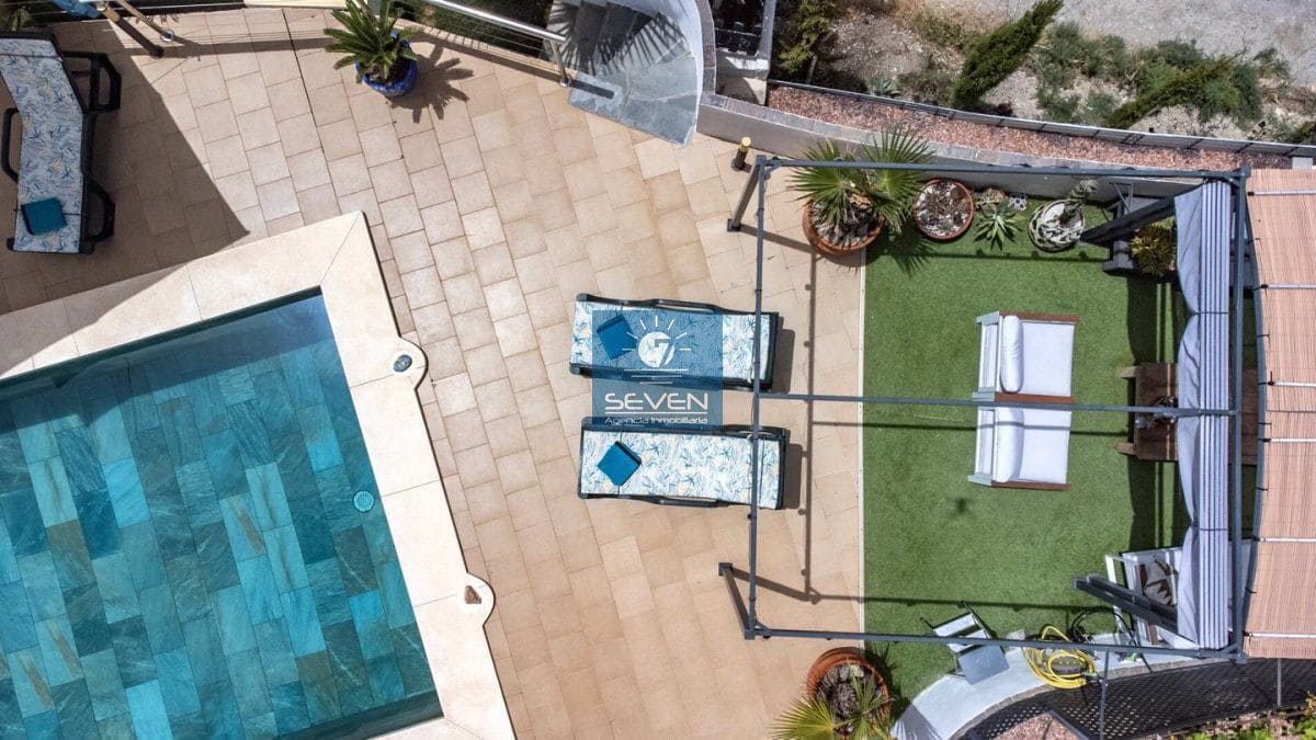 5 bedroom Villa for sale in Almunecar with garage - € 945,000 (Ref: 9176645)