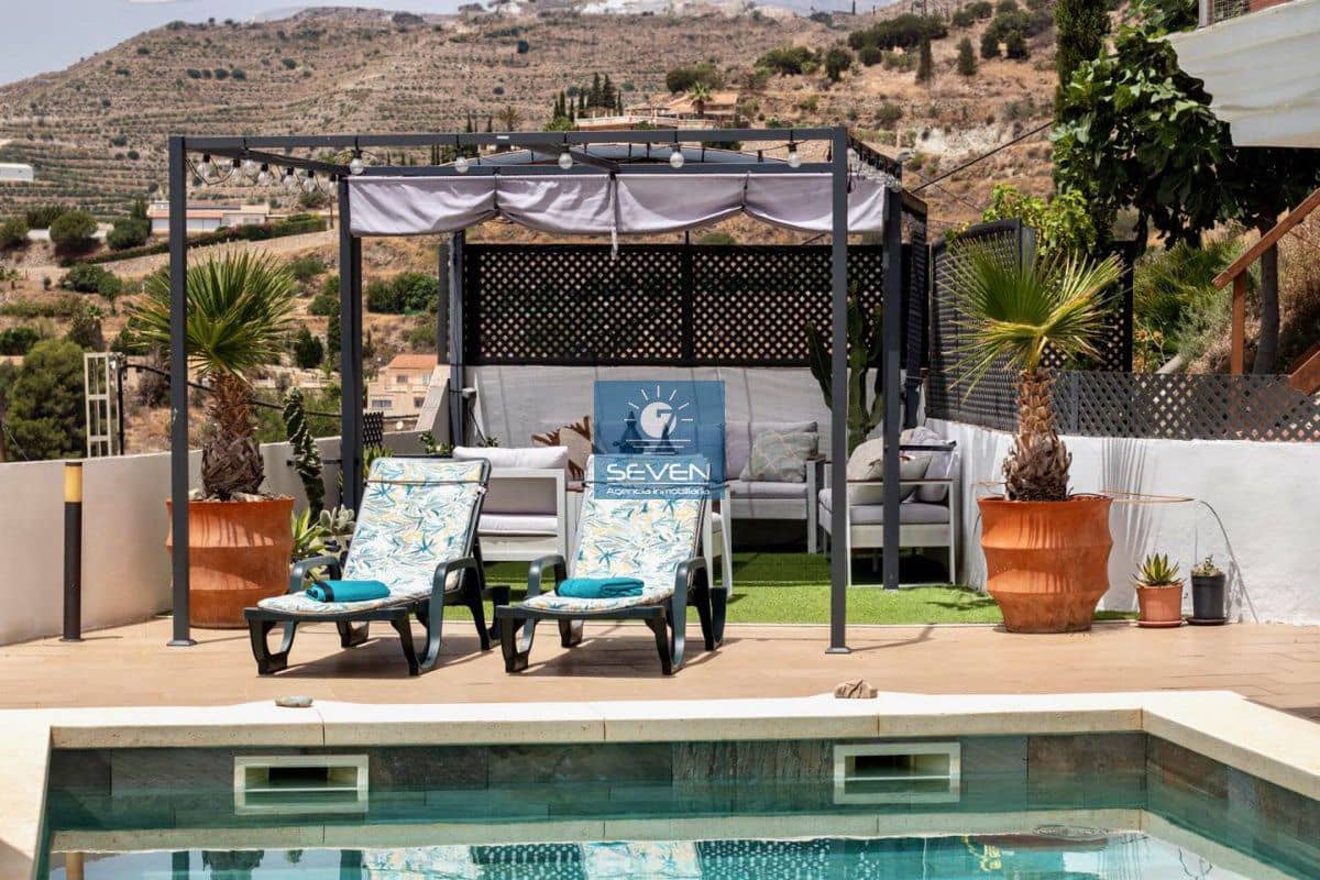 5 bedroom Villa for sale in Almunecar with garage - € 945,000 (Ref: 9176645)