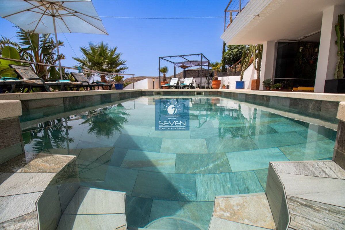 5 bedroom Villa for sale in Almunecar with garage - € 945,000 (Ref: 9176645)