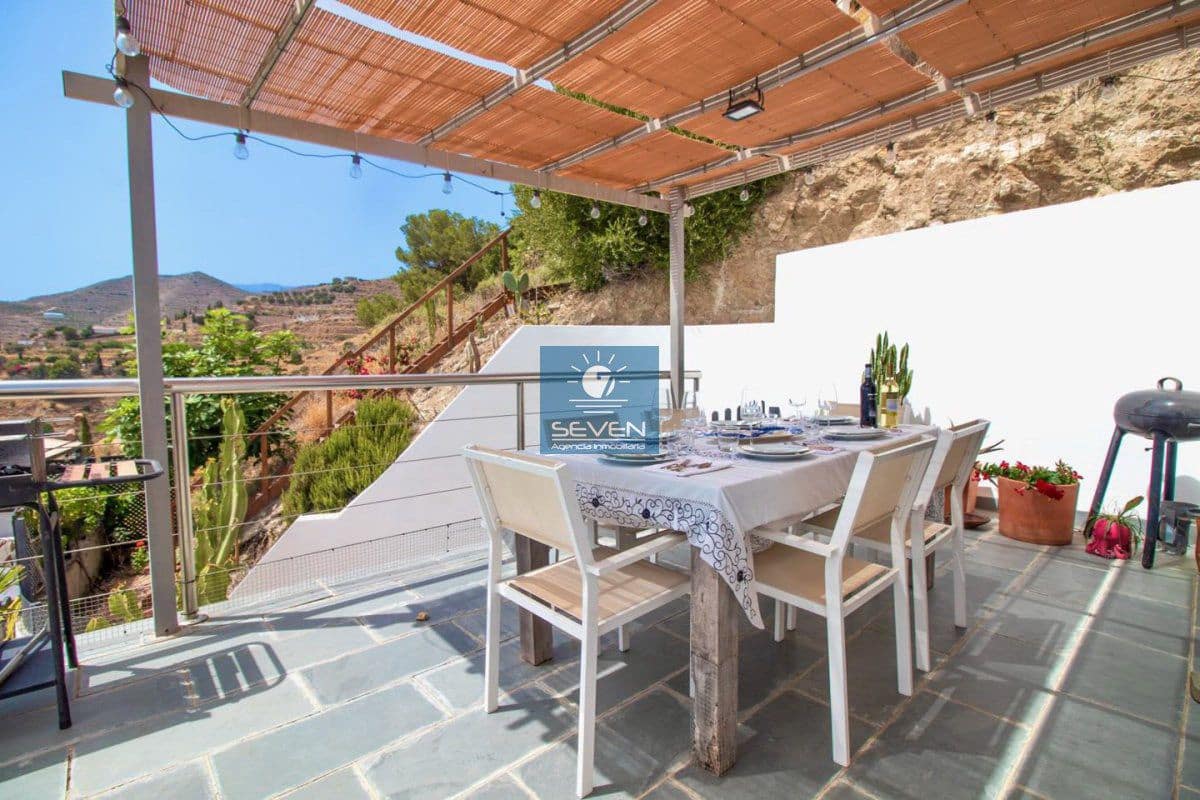 5 bedroom Villa for sale in Almunecar with garage - € 945,000 (Ref: 9176645)