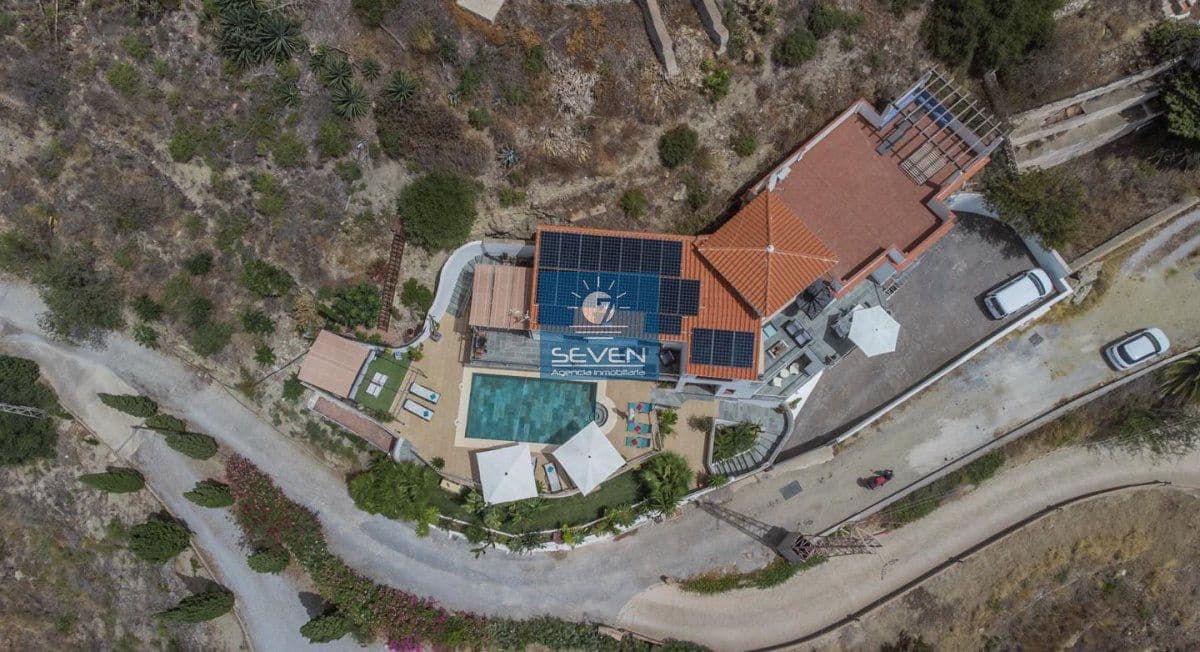 5 bedroom Villa for sale in Almunecar with garage - € 945,000 (Ref: 9176645)