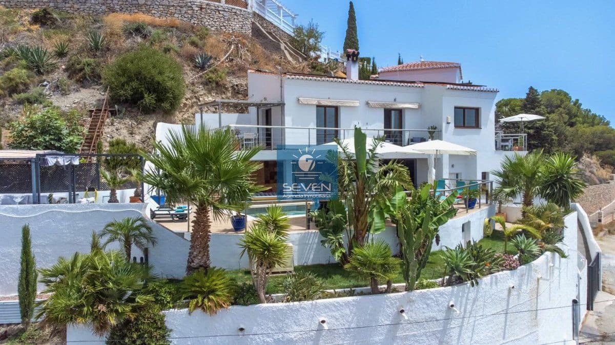 5 bedroom Villa for sale in Almunecar with garage - € 945,000 (Ref: 9176645)