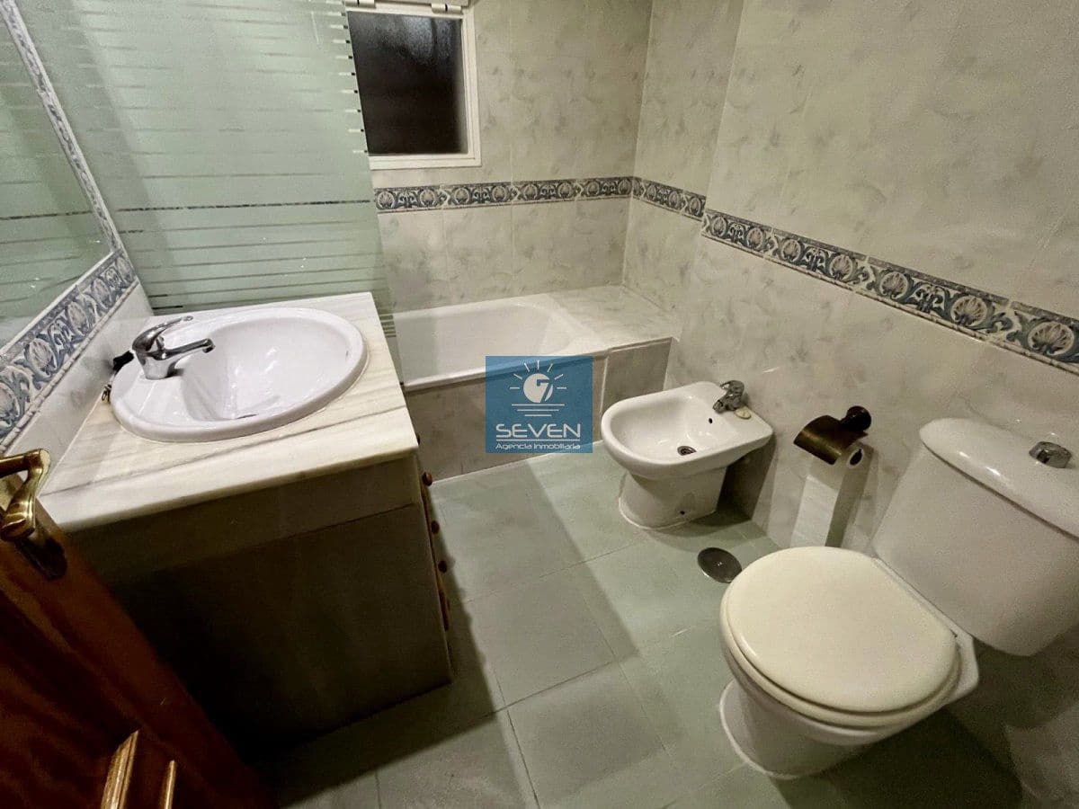 6 slaapkamer Huis te koop in Almunecar met garage - € 310.000 (Ref: 9306411)