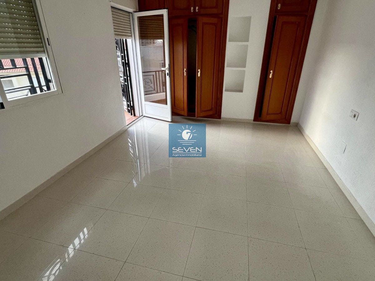 6 slaapkamer Huis te koop in Almunecar met garage - € 310.000 (Ref: 9306411)