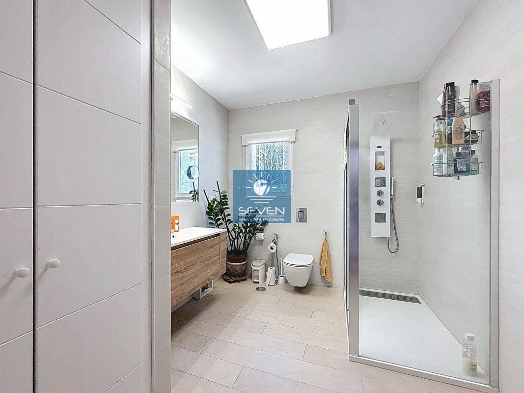 2 camera da letto Villa in vendita in Cotobro con garage - 570.000 € (Rif: 9475945)