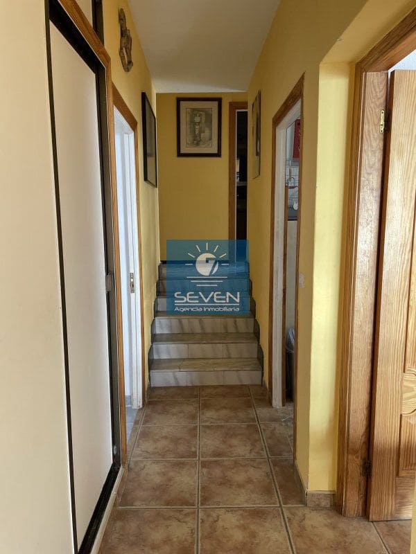 7 makuuhuone Huvila myytävänä paikassa Cotobro mukana 
autotalli - 590 000 € (Ref: 9480987)