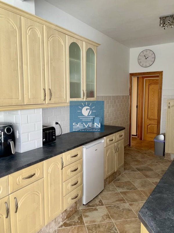 7 makuuhuone Huvila myytävänä paikassa Cotobro mukana 
autotalli - 590 000 € (Ref: 9480987)