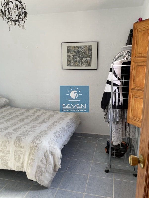 7 makuuhuone Huvila myytävänä paikassa Cotobro mukana 
autotalli - 590 000 € (Ref: 9480987)