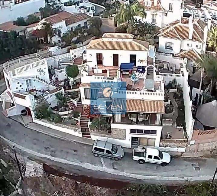 7 makuuhuone Huvila myytävänä paikassa Cotobro mukana 
autotalli - 590 000 € (Ref: 9480987)