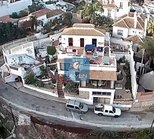 7 makuuhuone Huvila myytävänä paikassa Cotobro, Almuñécar mukana 
autotalli - 590 000 € (Ref: 9480987)