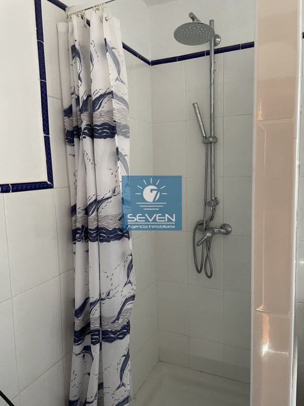 7 makuuhuone Huvila myytävänä paikassa Cotobro mukana 
autotalli - 590 000 € (Ref: 9480987)