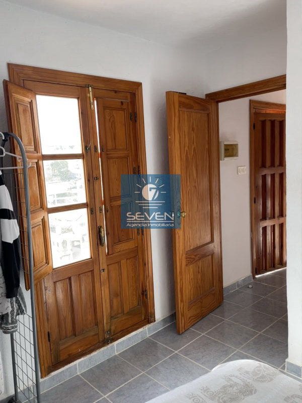 7 makuuhuone Huvila myytävänä paikassa Cotobro mukana 
autotalli - 590 000 € (Ref: 9480987)