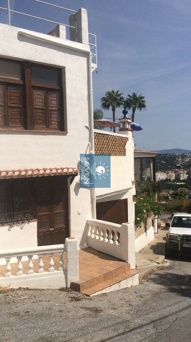 7 makuuhuone Huvila myytävänä paikassa Cotobro mukana 
autotalli - 590 000 € (Ref: 9480987)