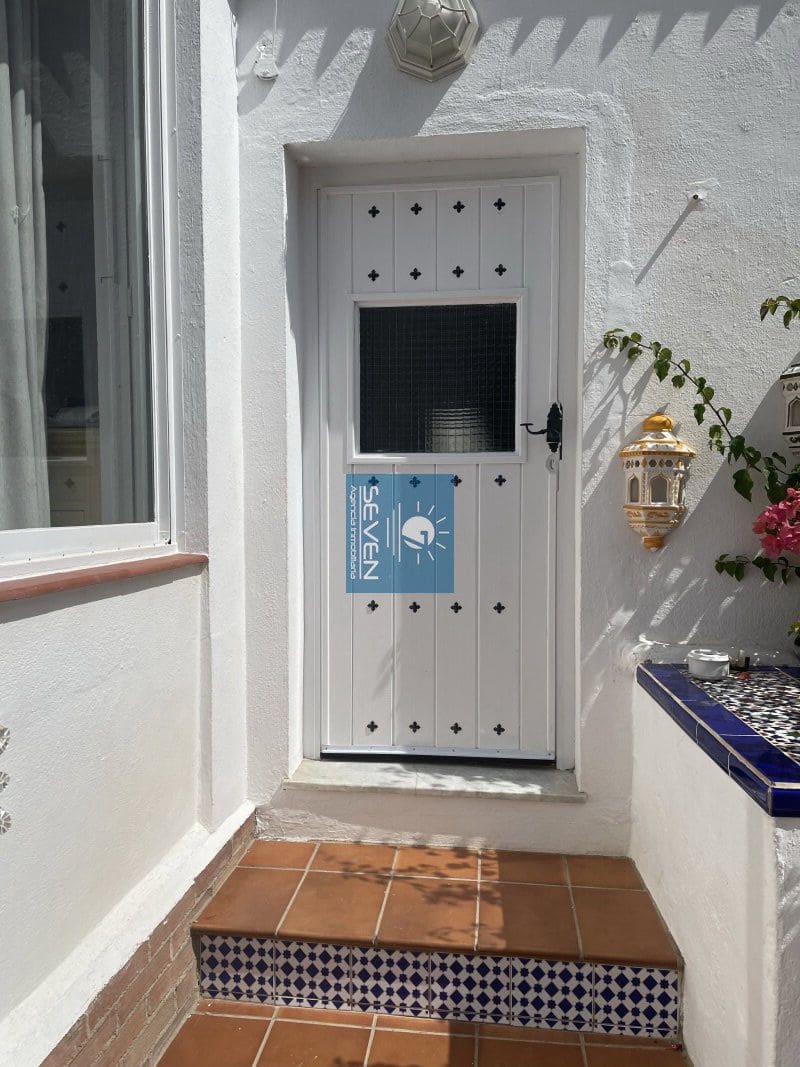 7 makuuhuone Huvila myytävänä paikassa Cotobro mukana 
autotalli - 590 000 € (Ref: 9480987)