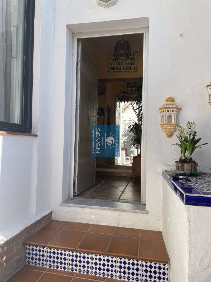 7 makuuhuone Huvila myytävänä paikassa Cotobro mukana 
autotalli - 590 000 € (Ref: 9480987)