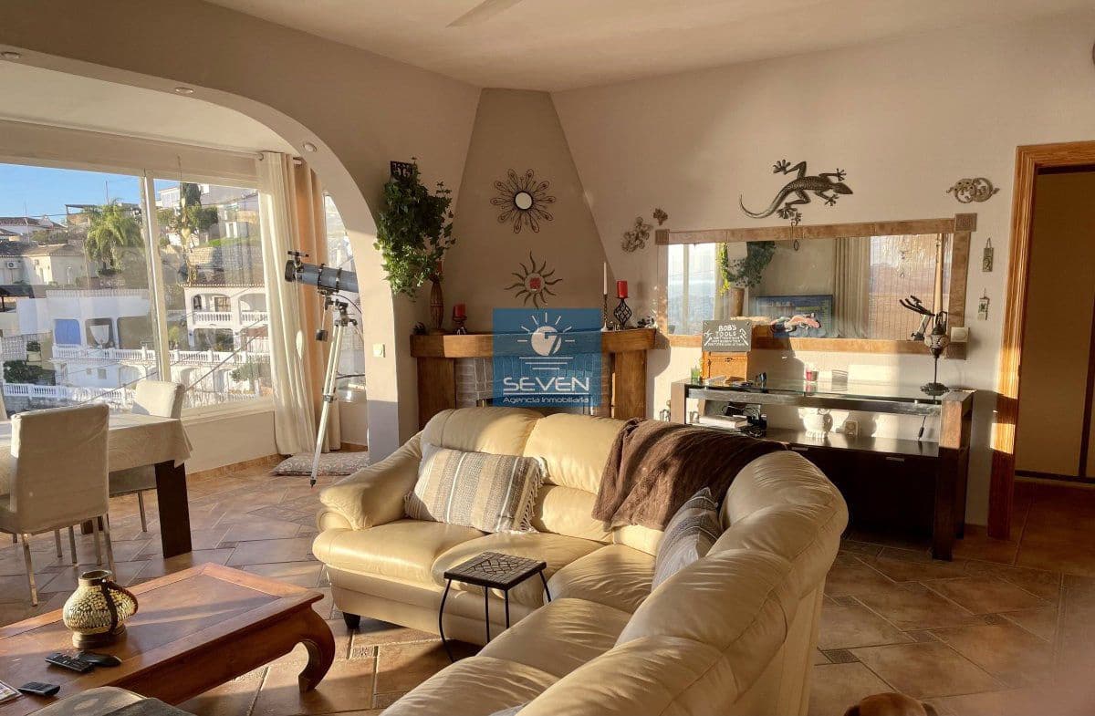 7 makuuhuone Huvila myytävänä paikassa Cotobro mukana 
autotalli - 590 000 € (Ref: 9480987)