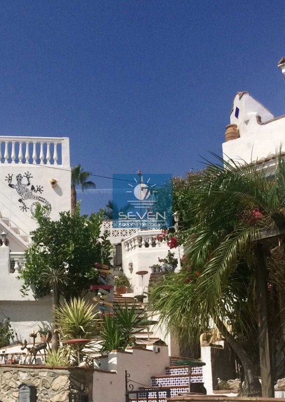 7 makuuhuone Huvila myytävänä paikassa Cotobro mukana 
autotalli - 590 000 € (Ref: 9480987)