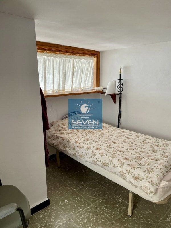 7 makuuhuone Huvila myytävänä paikassa Cotobro mukana 
autotalli - 590 000 € (Ref: 9480987)