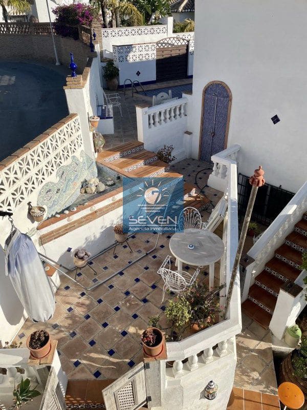 7 makuuhuone Huvila myytävänä paikassa Cotobro mukana 
autotalli - 590 000 € (Ref: 9480987)