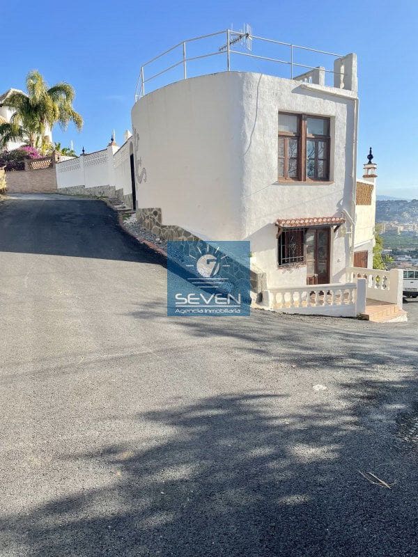 7 makuuhuone Huvila myytävänä paikassa Cotobro mukana 
autotalli - 590 000 € (Ref: 9480987)