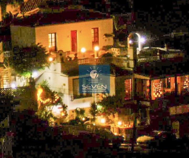 7 makuuhuone Huvila myytävänä paikassa Cotobro mukana 
autotalli - 590 000 € (Ref: 9480987)