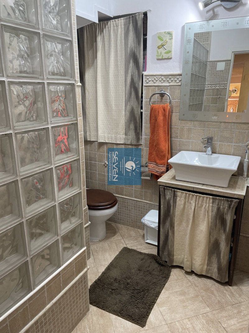 7 makuuhuone Huvila myytävänä paikassa Cotobro mukana 
autotalli - 590 000 € (Ref: 9480987)