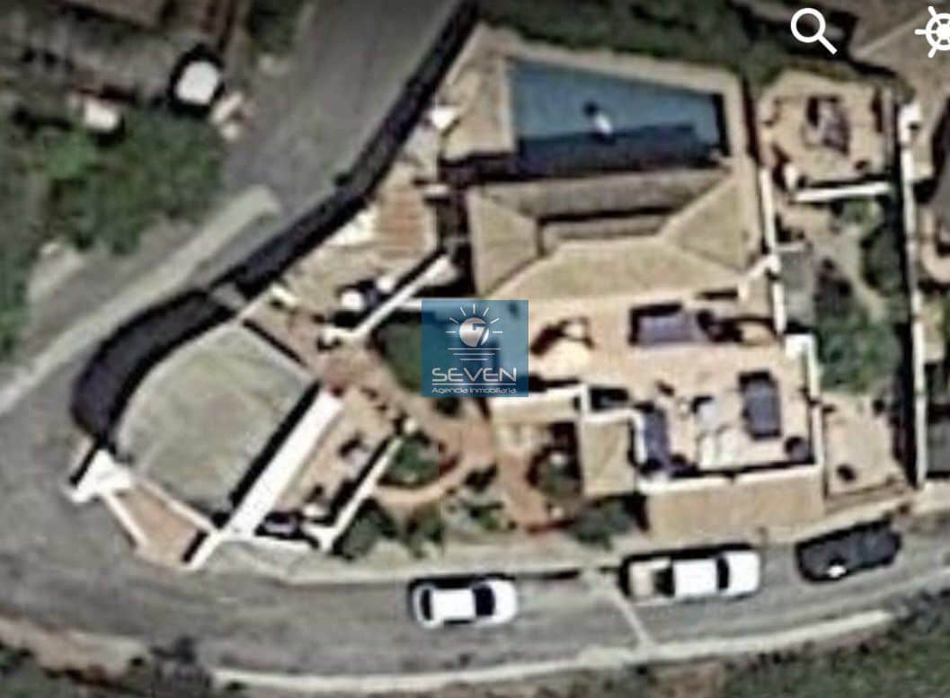 7 makuuhuone Huvila myytävänä paikassa Cotobro mukana 
autotalli - 590 000 € (Ref: 9480987)