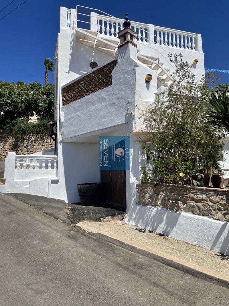 7 makuuhuone Huvila myytävänä paikassa Cotobro mukana 
autotalli - 590 000 € (Ref: 9480987)