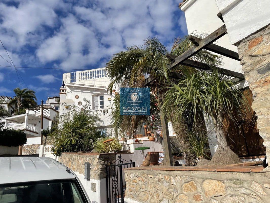 7 makuuhuone Huvila myytävänä paikassa Cotobro mukana 
autotalli - 590 000 € (Ref: 9480987)