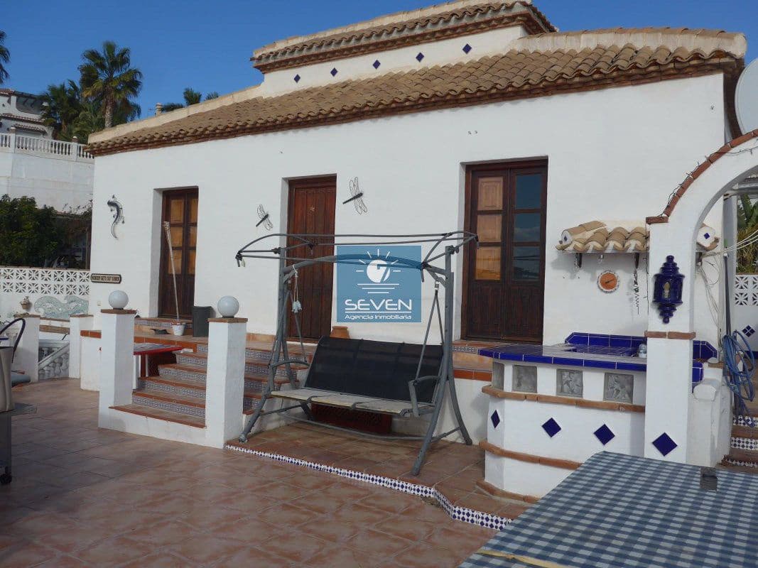 7 makuuhuone Huvila myytävänä paikassa Cotobro mukana 
autotalli - 590 000 € (Ref: 9480987)