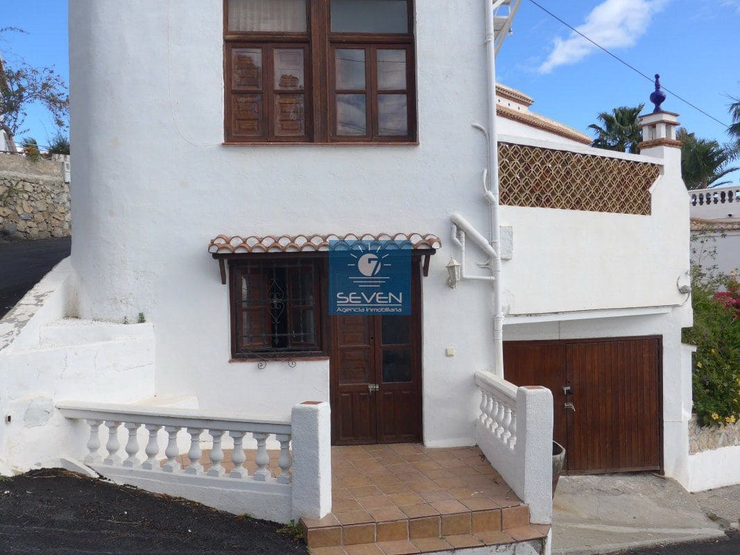 7 makuuhuone Huvila myytävänä paikassa Cotobro mukana 
autotalli - 590 000 € (Ref: 9480987)