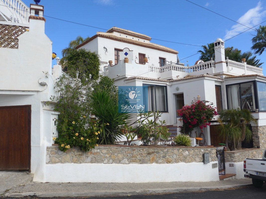 7 makuuhuone Huvila myytävänä paikassa Cotobro mukana 
autotalli - 590 000 € (Ref: 9480987)