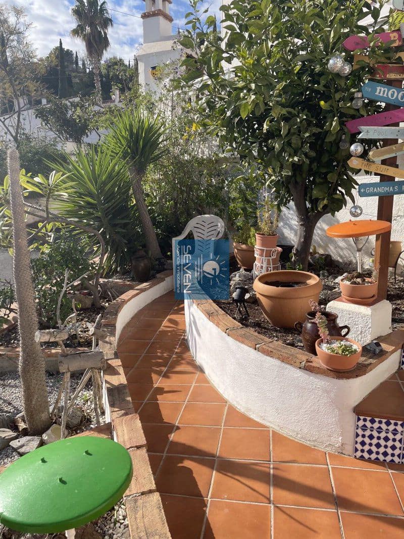 7 makuuhuone Huvila myytävänä paikassa Cotobro mukana 
autotalli - 590 000 € (Ref: 9480987)